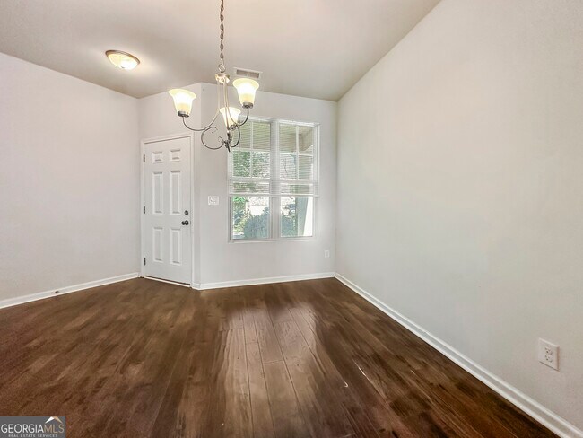Foto del edificio - 206 Daisy Cir