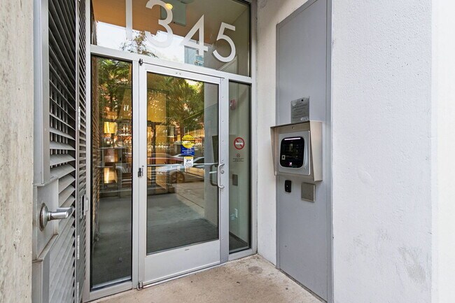 Foto del edificio - 1345 S Wabash Ave