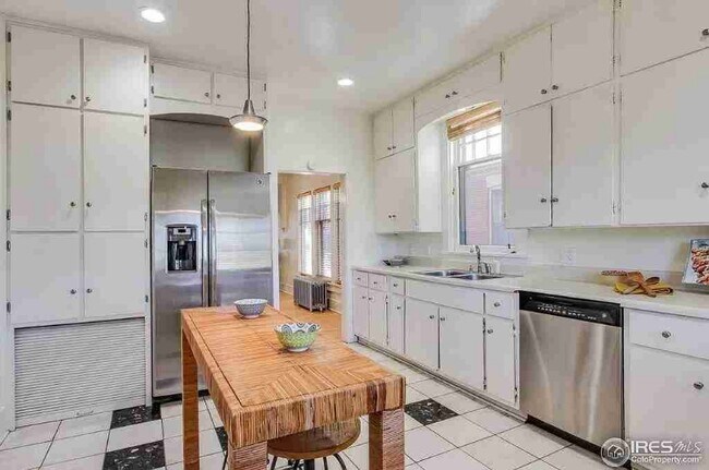 Foto del edificio - 641 Remington St