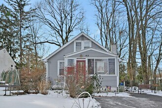 Building Photo - 42 Williams Ave