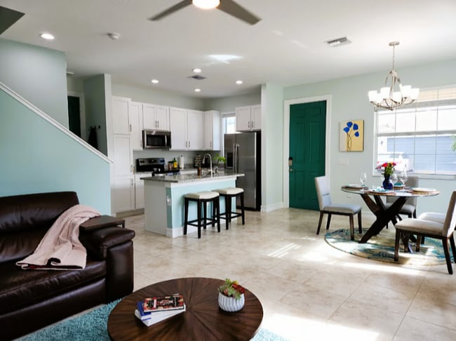 Building Photo - Beautiful FULLY FURNISHED 3 bedroom, 2.5 b...