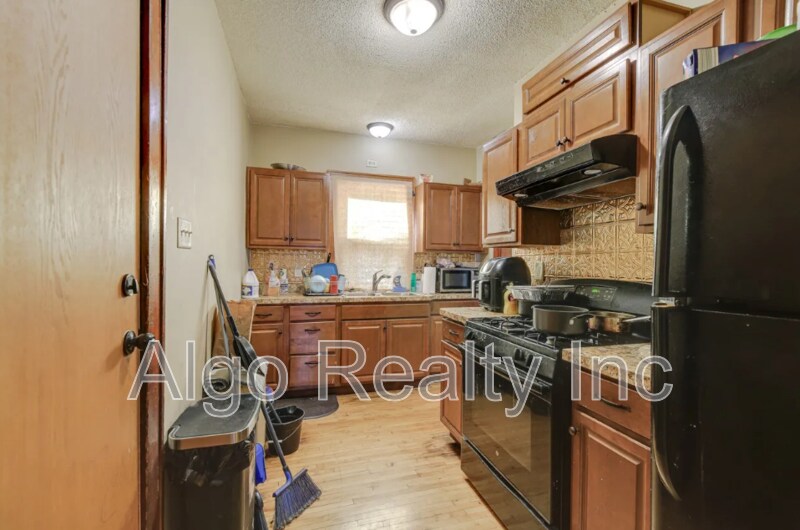 Primary Photo - 2646 Dupont Ave N