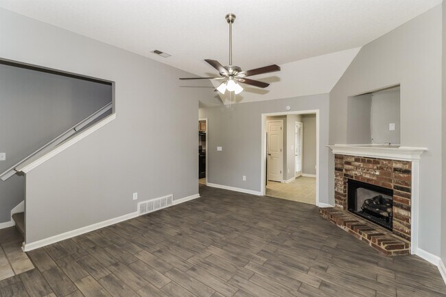 Building Photo - 9762 Misty Pine Dr