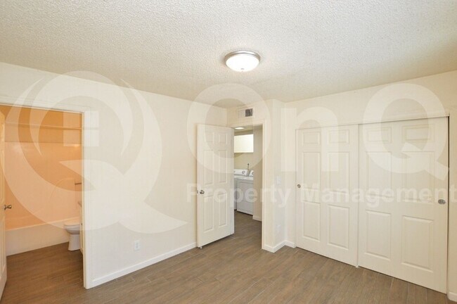 Foto del edificio - 2719 E Tierra Buena Ln