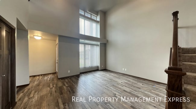 Building Photo - 5611 S Yarrow Trail
