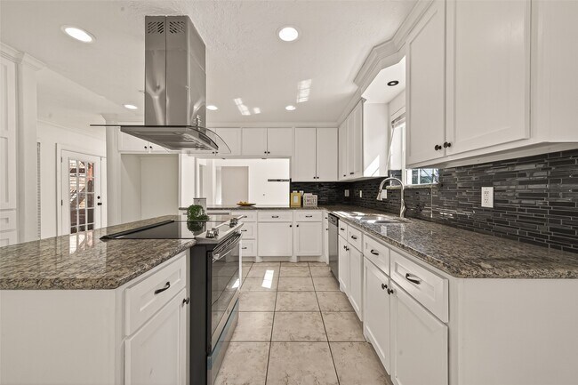 Building Photo - 11414 Meadow Lake Dr