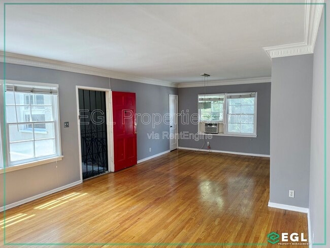 Building Photo - 949 S Sierra Bonita Ave