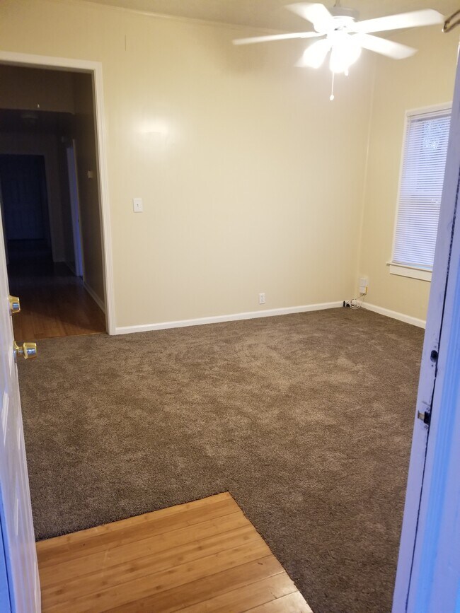 Sala de estar - 630 West Ave
