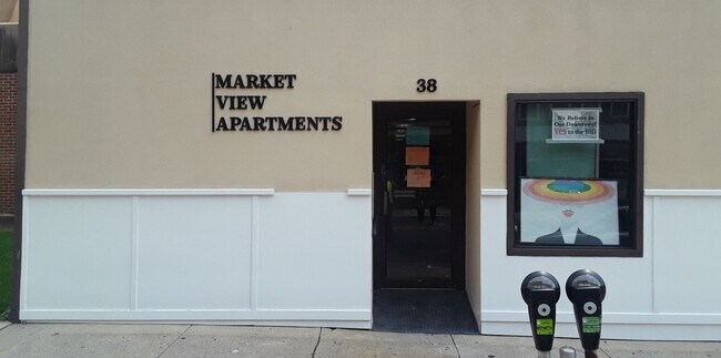 Building Photo - Market View Luxury Apartment!  Lebanon Sch...