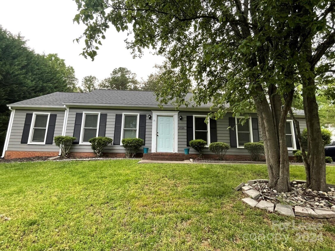 1326 Somersby Ln, Matthews, NC 28105 House Rental in Matthews, NC