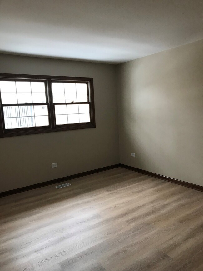 Bedroom 1 - 654 Eletson Dr