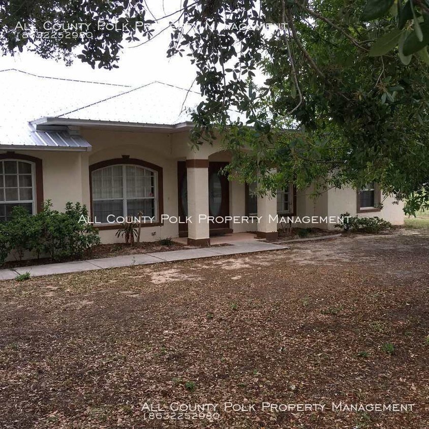 Primary Photo - 127 W F St