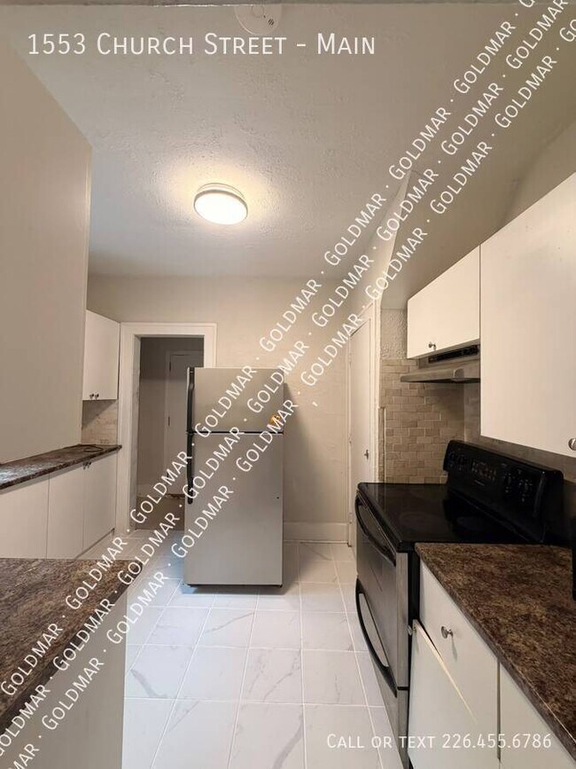 Building Photo - All Inclusive - main floor of house - Available now!