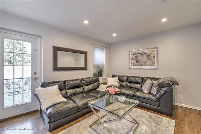 Foto del edificio - 24 Mt Dr