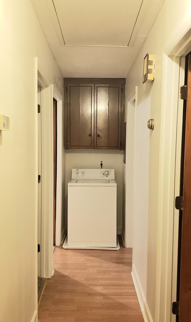 Building Photo - 408 Oak Street