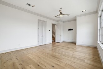 Building Photo - 19 Robita St