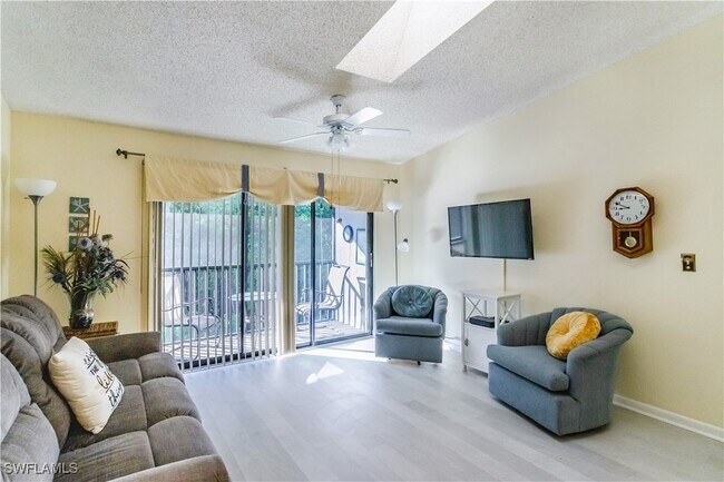 Foto del edificio - 9540 Green Cypress Ln