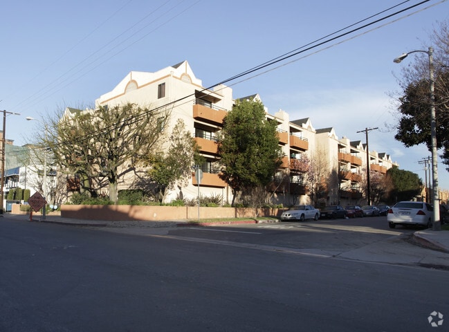 Building Photo - Ben Apartments