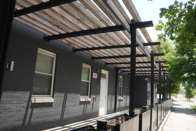 Building Photo - 863 McCallie Ave