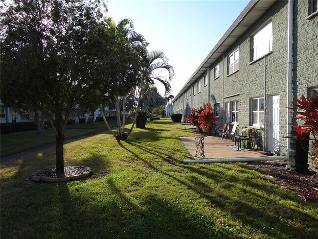 Foto del edificio - 5287 81st St N