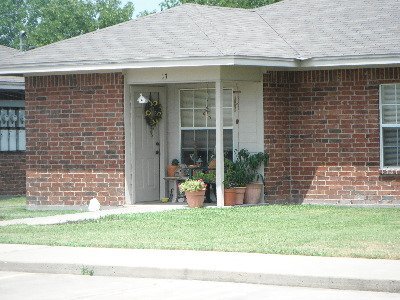 Foto del edificio - 550 N Montgomery Ave