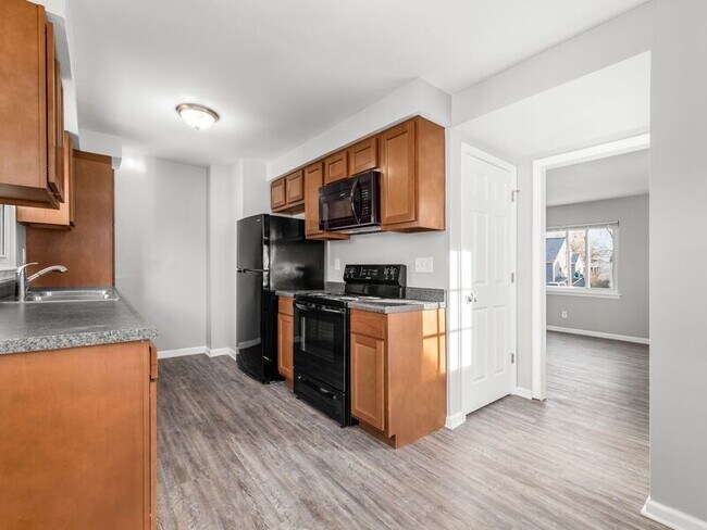 Foto del edificio - 3463 Dresden St