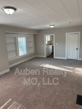 Building Photo - 2015 E 81 St