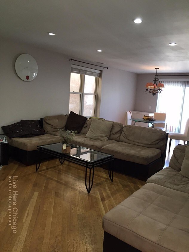 Foto principal - 2850 N Southport Ave