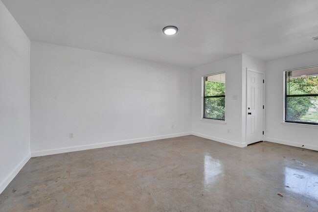 Photo - 1080 Rutland Rd House