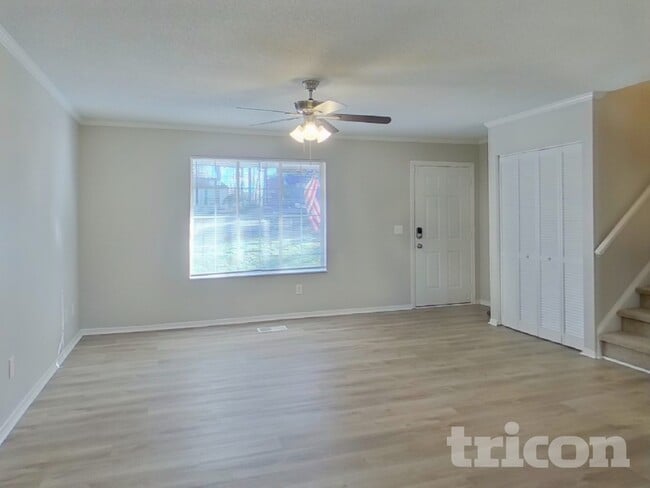 Building Photo - 6 Forestgrove Ct