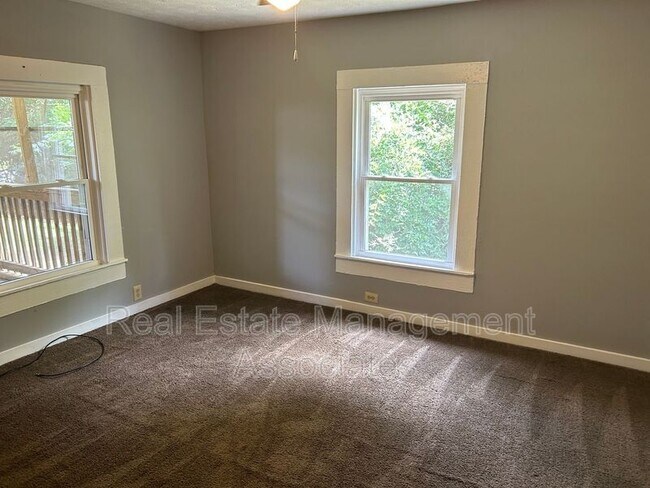 Foto del edificio - 1337 N 9th St
