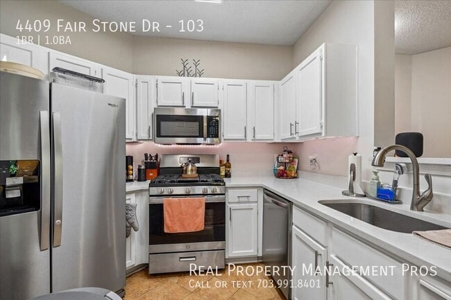Building Photo - 4409 Fair Stone Dr
