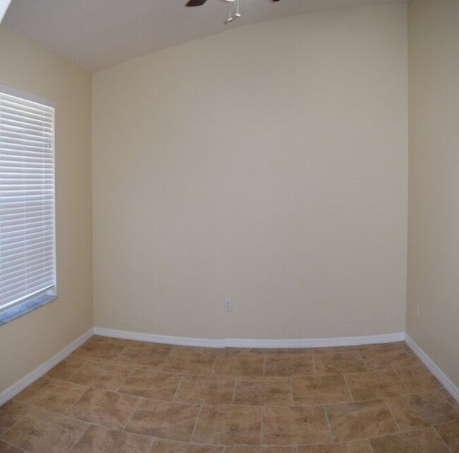 Building Photo - 10120 SE 67 TERR