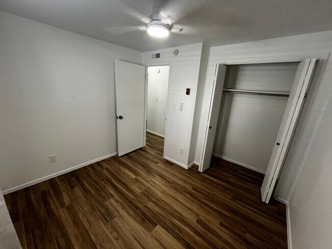 Foto del edificio - (400 W.) Right Duplex