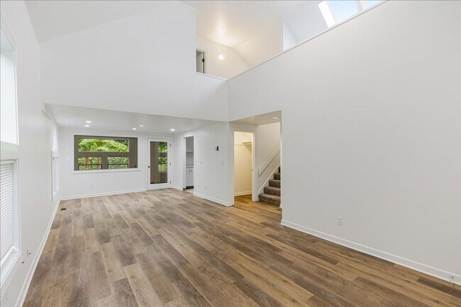 Foto del edificio - Newly Renovated + Sunny & Bright, 2 Bedroo...
