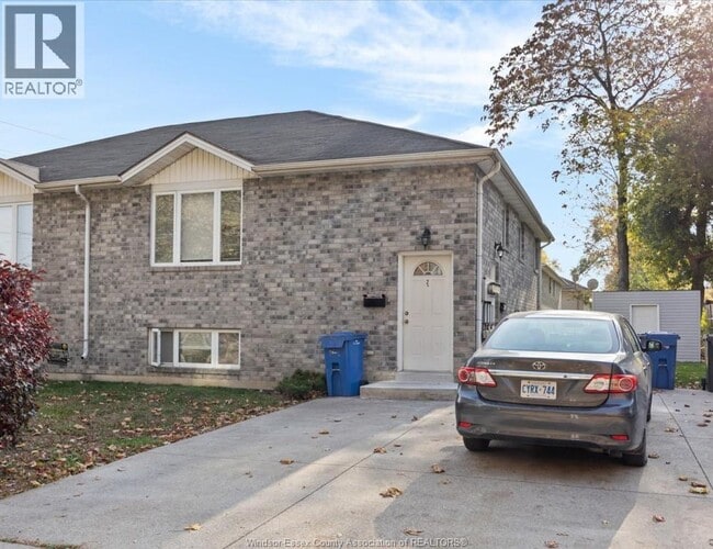 Building Photo - 675 Chippawa St