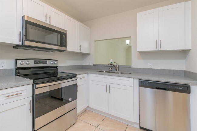 Foto del edificio - 5060 Davie Rd