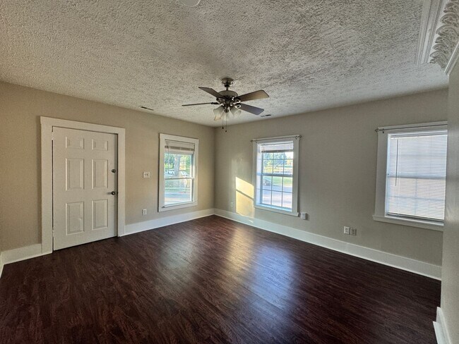 Foto del edificio - 2 Bedroom Home in Castlewood!