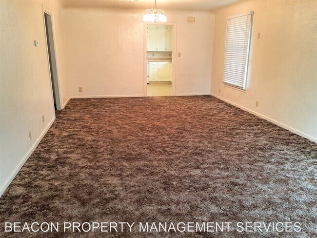 Building Photo - 3 br, 1 bath House - 333 E MAPLE STREET