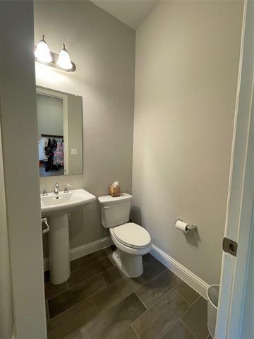 Foto del edificio - 525 W Royal Ln