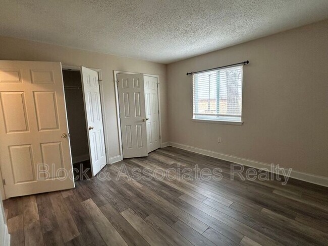 Foto del edificio - 2260 Sunderland Rd