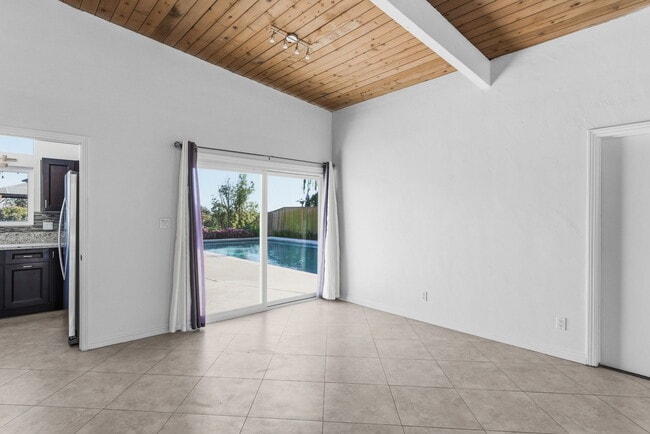 Building Photo - 8335 Sugarman Dr