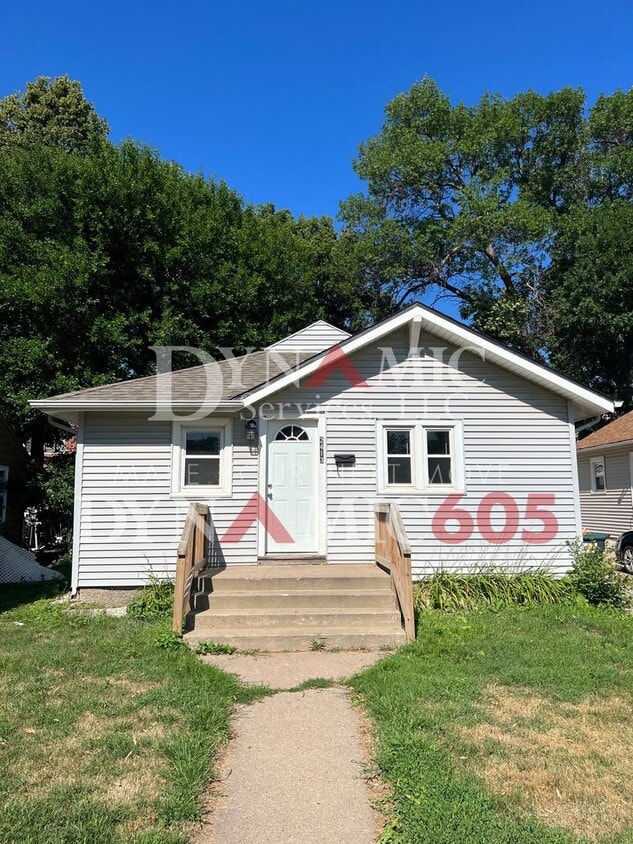 Foto principal - 3 Bedroom, 1 Bathroom House By Augustana &...