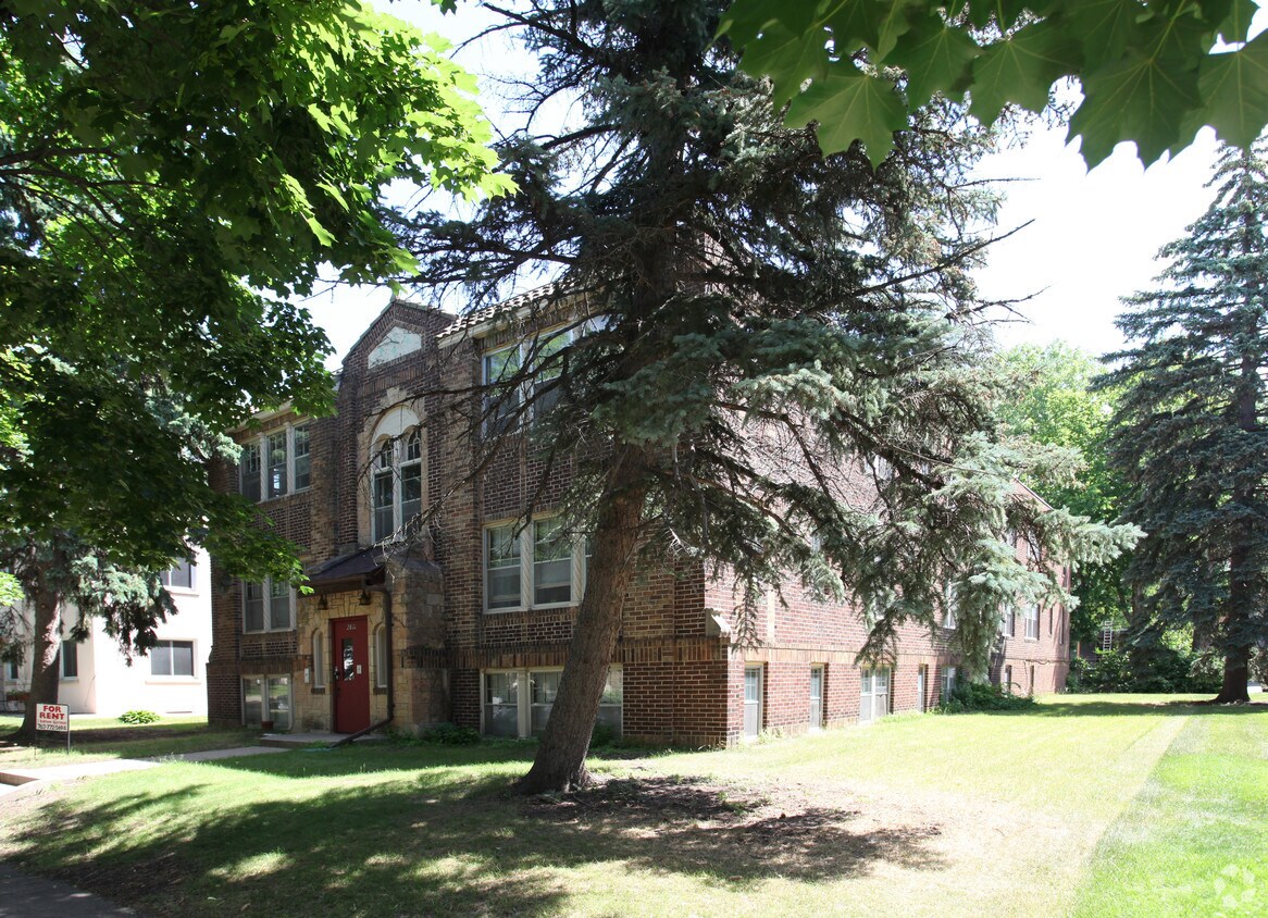 Building Photo - 2811 Xerxes Ave S