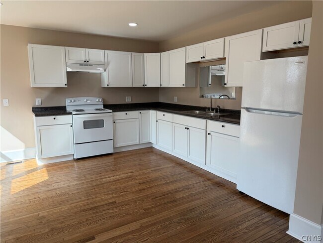 Foto del edificio - 156 Oswego St