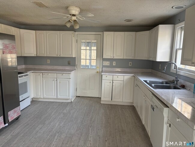 Building Photo - 2105 Reservoir Ave