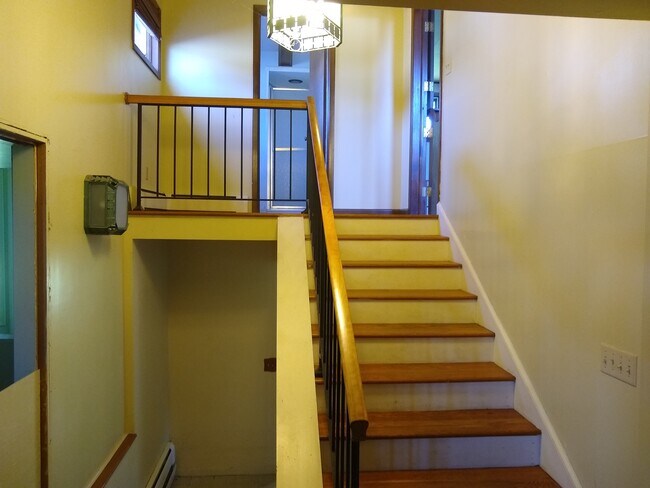 Building Photo - 1805 E Olympian Rd