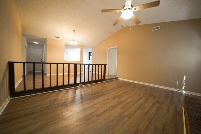Foto del edificio - Mint Hill - 3 bed, 2 bath Large fenced bac...