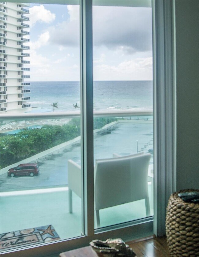 Building Photo - 3801 S Ocean Dr