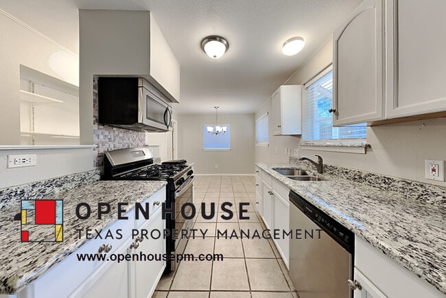 Building Photo - 1018 N Lucas Dr, Grapevine